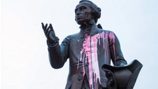Paint-splattered statue of Kant in Kaliningrad, 27 Nov 18