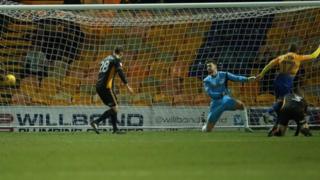Mansfield v Casnewydd