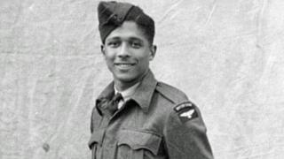 Гарольд Синсон в униформе RAF