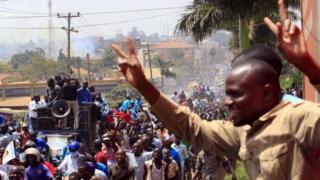 Uganda's Kizza Besigye - Veteran Opposition Leader Profiled - BBC News