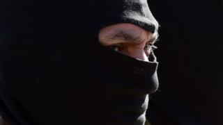 чоловік у балаклаві