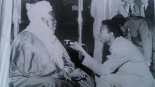 Adamu Muhammad yana hira da Sardunan Sokoto a Ingila