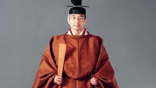 ฉลองพระองค์ 'โซกุไต' สีน้ำตาลทอง เปรียบเหมือนอาภรณ์แห่งสุริยเทพ