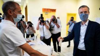 Green mayoral candidate Antoine Maurice casts his ballot in Toulouse, 28 June 2020