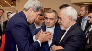 جان کری وزیر امور خارجه وقت آمریکا و محمودجواد ظریف وزیر خارجه ایران در جریان مذاکرات هستهای که نزدیک به دو سال طول کشید