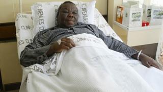 Morgan Tsvangirai, blessé après des manifestations, sur son lit d'hôpital à Hararé en mars 2007 (illustration)