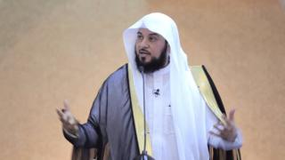 يعد العرفي من بين أبرز الدعاة العرب وأكثرهم استقطابا للشباب.