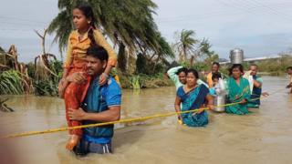 తుపాను అనంతరం సహాయచర్యలు