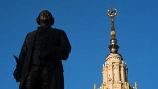 ГЗ МГУ и памятник Ломоносову
