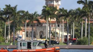 Guardia costera vigila el resort Mar-a-Lago