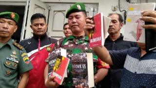 Razia buku di Padang