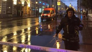 Полицейская операция около отделения Ситибанка на Большой Никитской улице