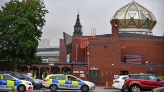 Police at Glasgow Central Mosque