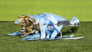 Premier-League-trophy.