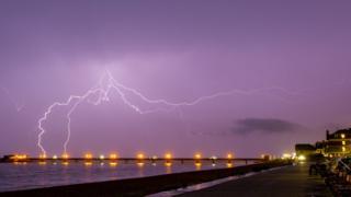 Eastbourne sees 1,000 lightning strikes in one hour - BBC News