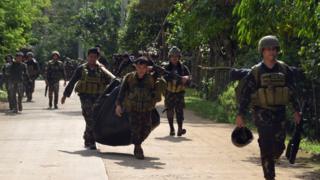 Quân đội Philippines đã gặp nhiều thương vong khi đấu tranh với Abu Sayyaf
