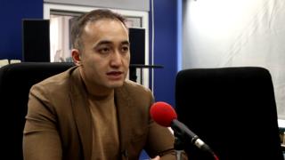 КТРКнын баш директору Илим Карыпбеков Бишкектеги Би-Би-Си студиясында