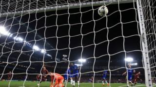 bọọlu wọ awọn Chelsea
