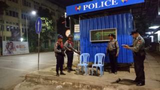 ညဘက်ကင်းလှည့် စောင့်ကြပ်နေတဲ့ မန္တလေးတိုင်းရဲတပ်ဖွဲ့
