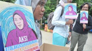 Aksi mendukung Baiq Nuril