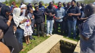 Awọn eero pejọ lati sin oku Aisha Abimbọla ni itẹ