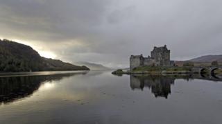Caisteal Eilean Donnain
