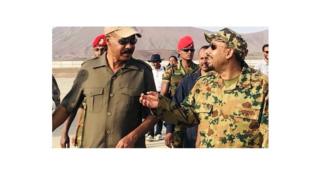 Daga hagu shugaban kasar Eritrea Isaias Afwerki da kuma Firai Ministan Ethiopia Abiy Ahmed lokacin da suka hadu don bude babbar hanyar kan iyakar.