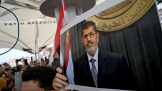 Muhammed Mursi için gıyabında cenaze namazı