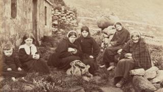 Women and children on St Kilda