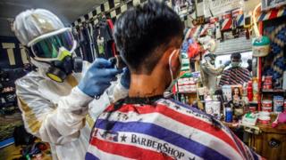 Virus corona  Cara tukang cukur bertahan di  masa  pandemi  