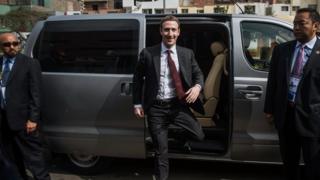 Mark Zuckerberg à son arrivé au Centre des congrès de Lima pour assister sommet CEO de l'APEC le 19 novembre 2016.