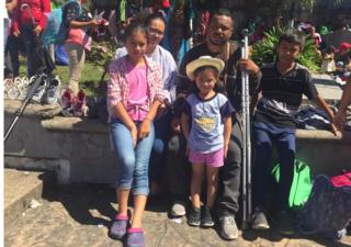 Neptalí y su familia.
