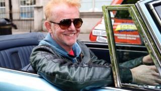 Pwy fydd yn cadw cwmni i Chris Evans yn sedd flaen 'Top Gear'?