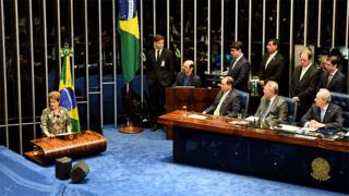 Dilma fala na tribuna do Senado