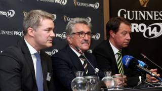 Martin Anayi, Gerald Davies a Jurie Roux