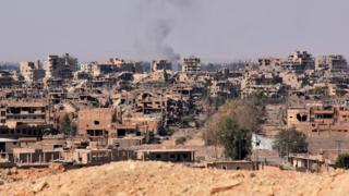 مدينة دير الزور دمرتها المعارك على مدى سنوات