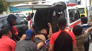 Belasan orang sudah diselamatkan dari kecelakaan kapal di Danau Toba karena cuaca buruk.