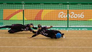 Kooxda Mareykanka ee goalballka ee indhoolayaasha oo la dheelaysa kooxda Brazil