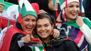 Mujeres iraníes en el partido.