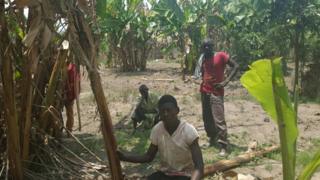 Ku basore b'abatwa, abatutsikazi n'abahutukazi ngo babemera iyo bababonanye amahera gusa.