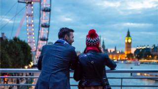 couple in London in the evening