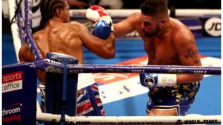 Tony Bellew n na David Haye