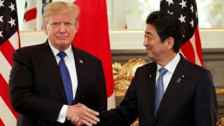 Donald Trump ve Shinzo Abe