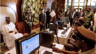 Buhari n ṣe ayẹwo fun iwe irinna tuntun naa