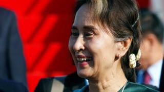 ကမ္ဘောဒီးယားနိုင်ငံခရီးစဉ်အတွင်း မြင်တွေ့ရတဲ့ နိုင်ငံတ်ောအတိုင်ပင်ခံပုဂ္ဂိုလ်ဒေါ်အောင်ဆန်းစုကြည်