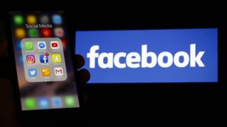 حذفت فيسبوك أكثر من 350 حسابا وصفحة وهمية