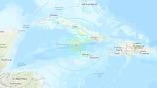 Caribbean earthquake of 7.7 triggers tsunami warnings - BBC News