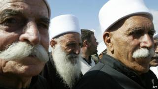 Syrian Druze cross from Quneitra to the Israeli-occupied Golan Heights (2007)