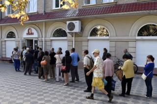 Черги за хлібом в Луганську у вересні 2014