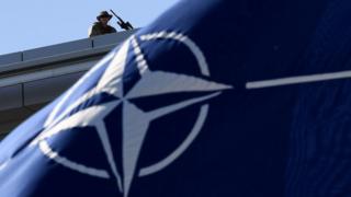 NATO bayrağı
